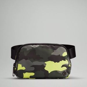 Lululemon Everywhere Belt Bag
